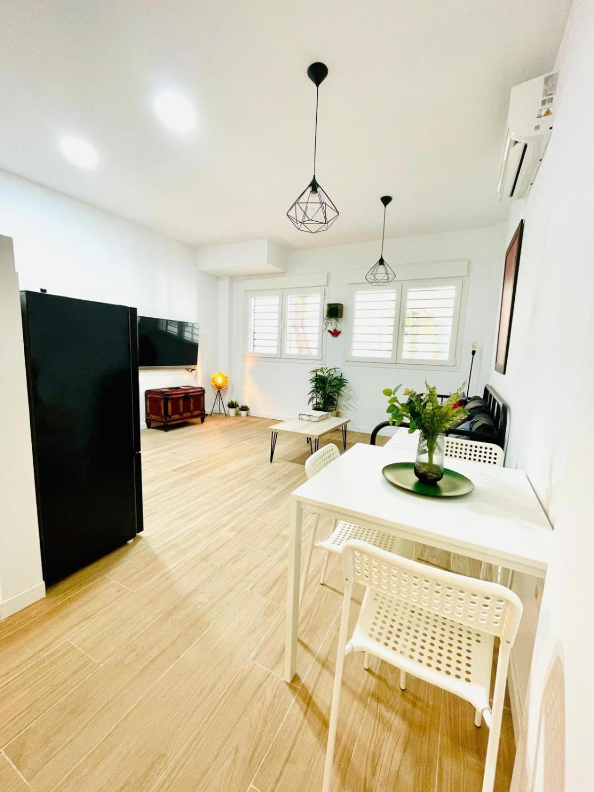 Completo Y Bello Apartamento En Malaga Bagian luar foto
