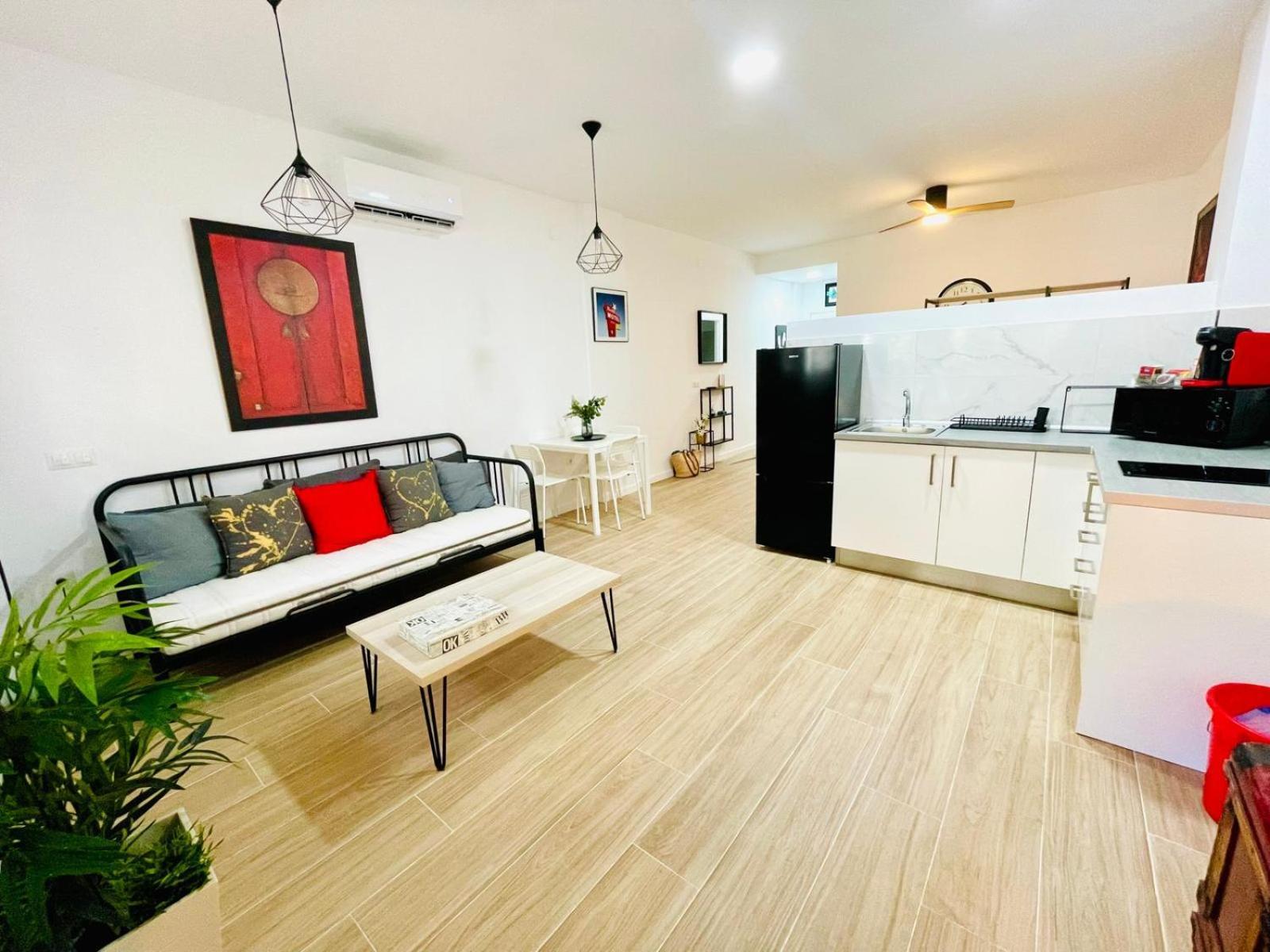 Completo Y Bello Apartamento En Malaga Bagian luar foto